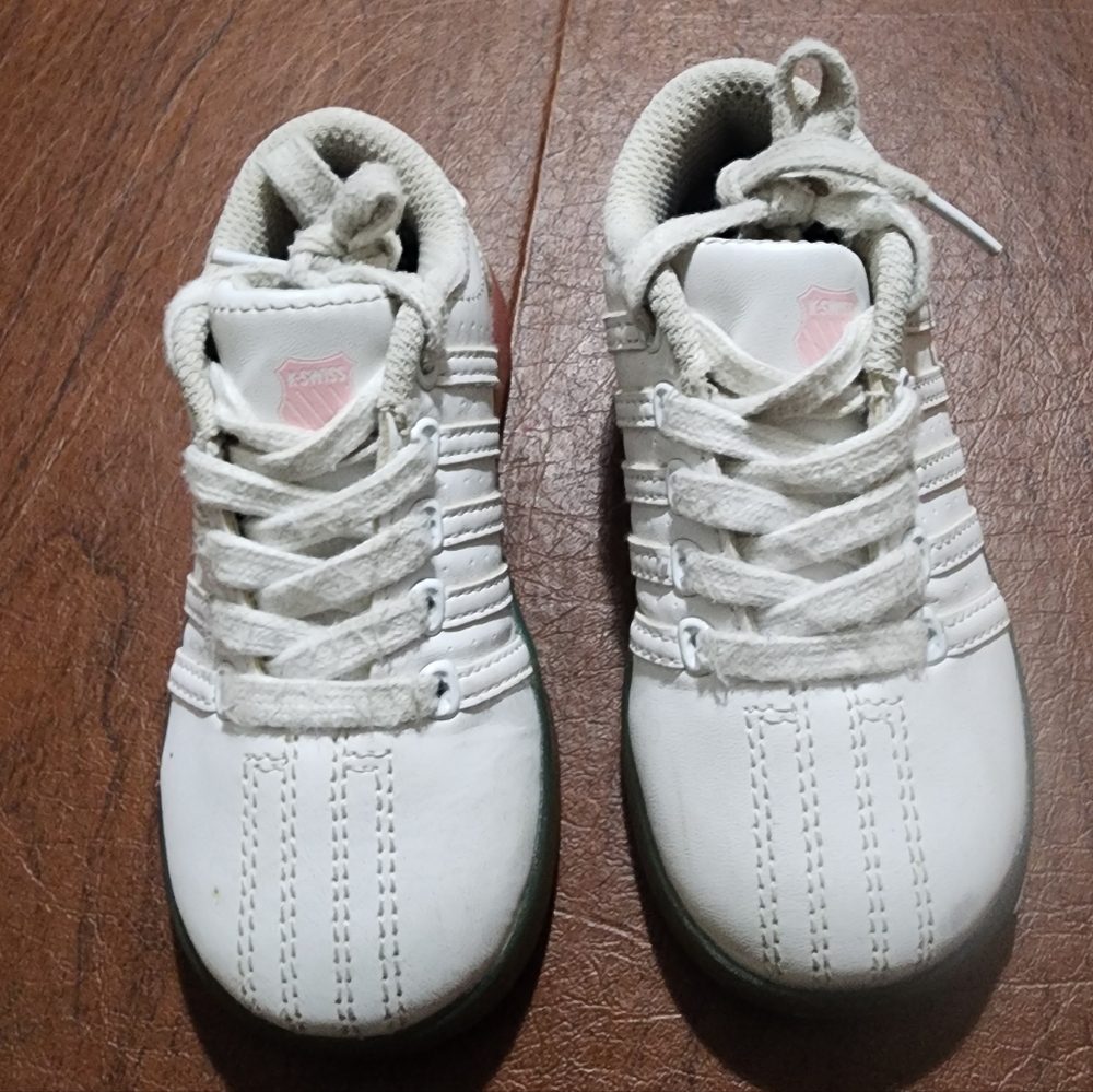 K-Swiss Kids White Sneakers with Pink Accent - Picture 3 of 8